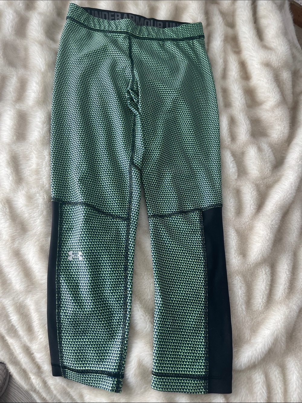 Under Armour Green Patterned Women’s Athletic Leggings with Black Panels
